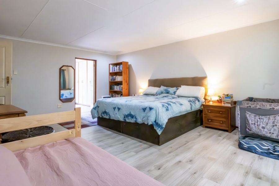 5 Bedroom Property for Sale in Fernridge Western Cape